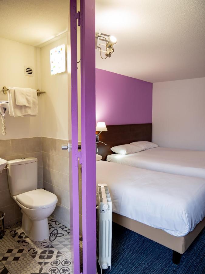 Contact Hotel Restaurant La Chaumiere Entre Orgeval Et Flins A13 Sortie 8 Les Mureaux Exterior photo