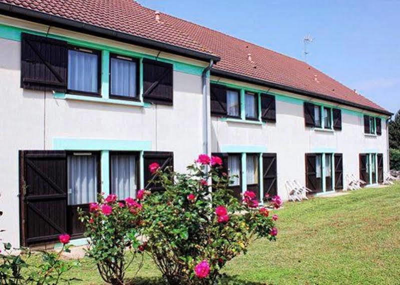 Contact Hotel Restaurant La Chaumiere Entre Orgeval Et Flins A13 Sortie 8 Les Mureaux Exterior photo