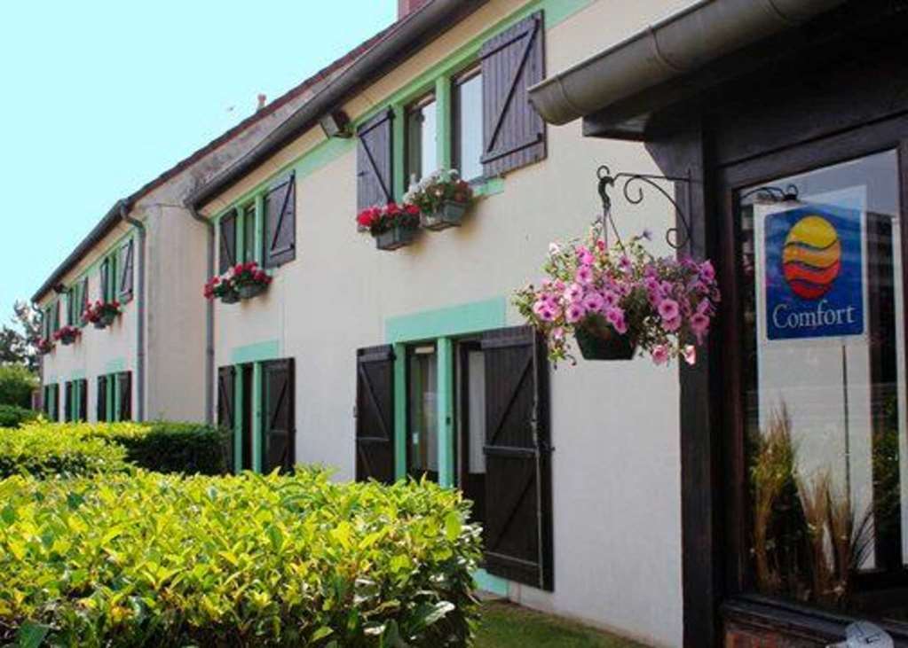 Contact Hotel Restaurant La Chaumiere Entre Orgeval Et Flins A13 Sortie 8 Les Mureaux Exterior photo